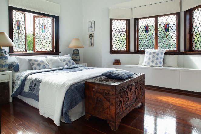 traditional style living room